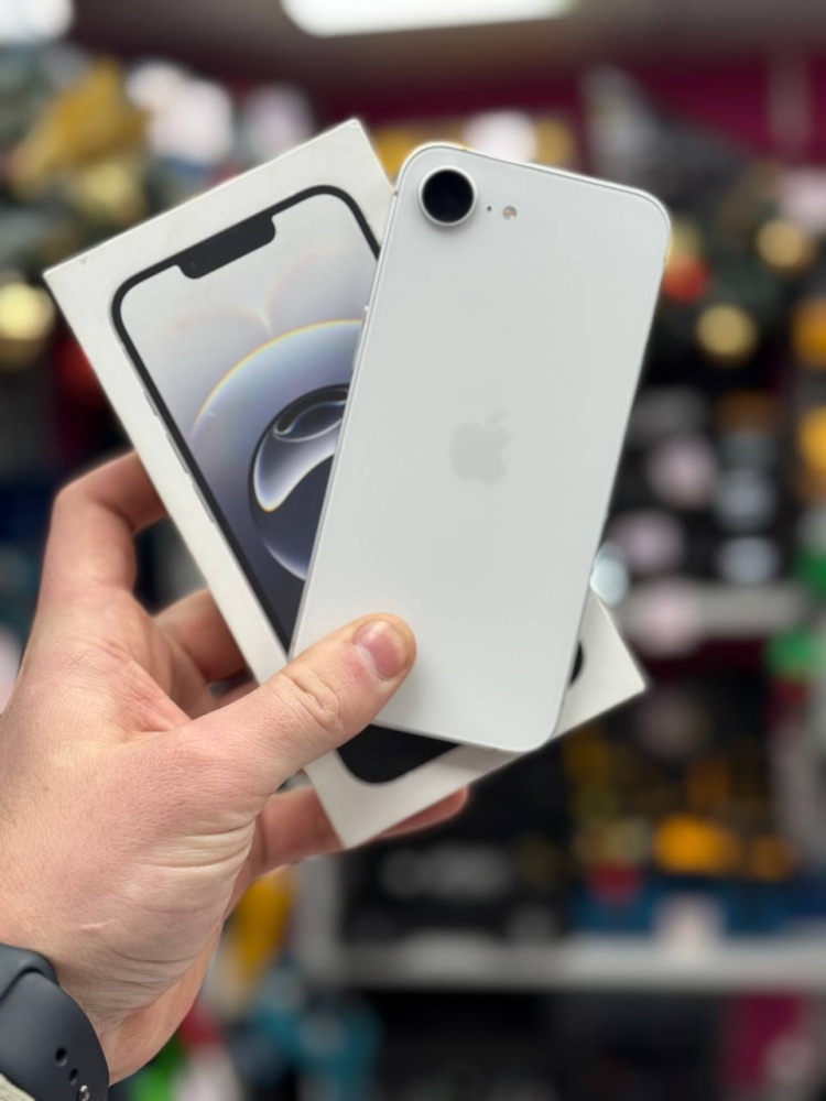 Смартфон iPhone 16е 128