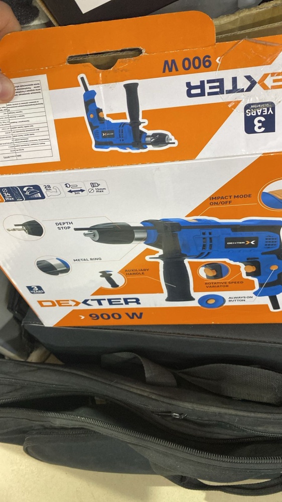 Дрель DEXTER 900W