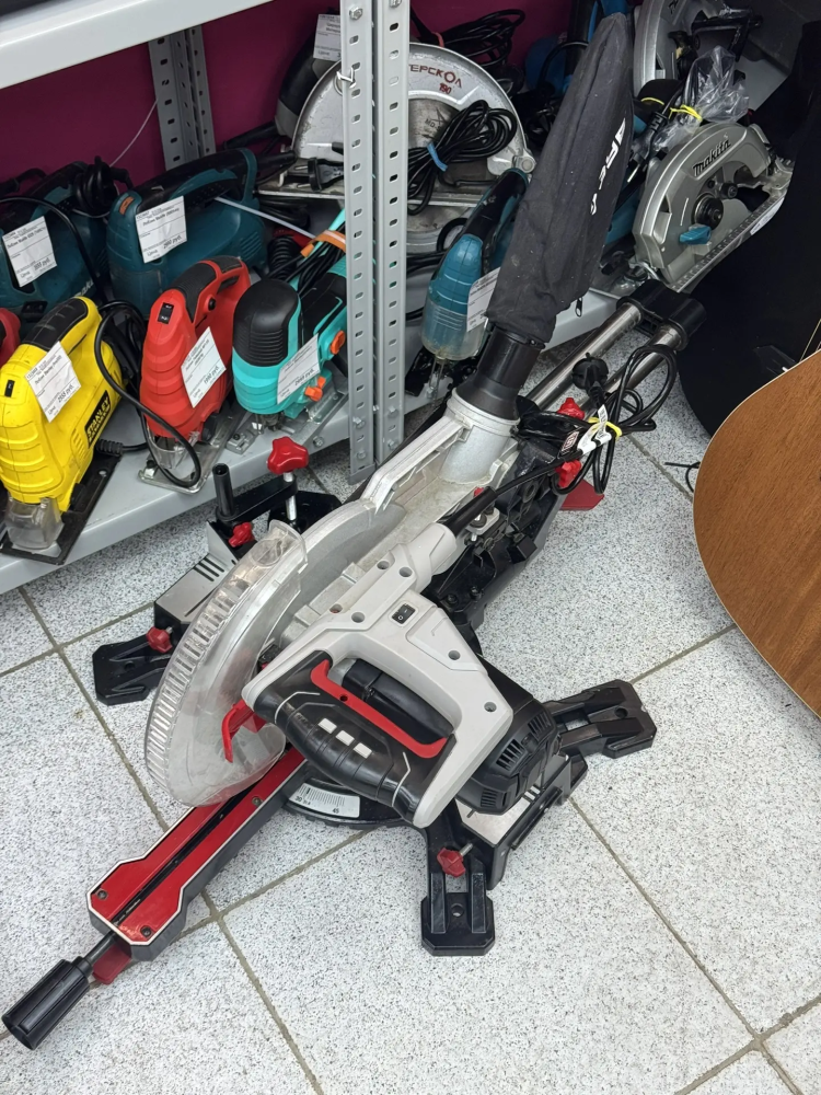 Торцовочная пила зубр